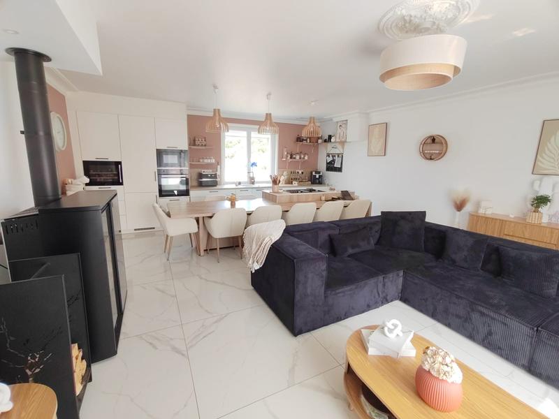 Maison traditionnelle - 143 m² - 7 pièces