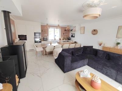 Maison traditionnelle - 143 m² - 7 pièces