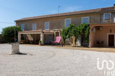 Maison - 980 m² - 5 pièces