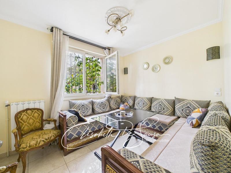 Maison - 210 m² - 8 pièces