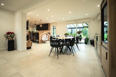 Maison - 200 m² - 7 pièces