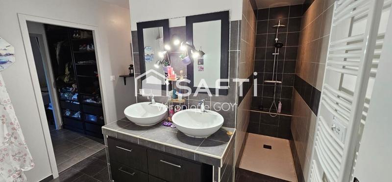 Maison - 180 m² - 7 pièces