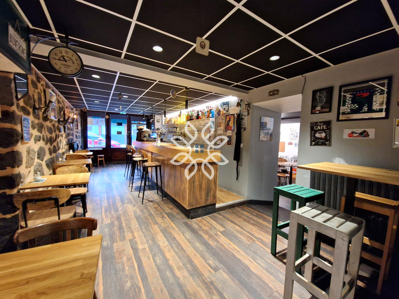 Maison - 236 m² - 9 pièces