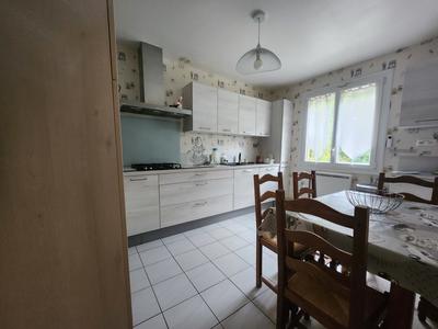 Maison - 91 m² - 5 pièces