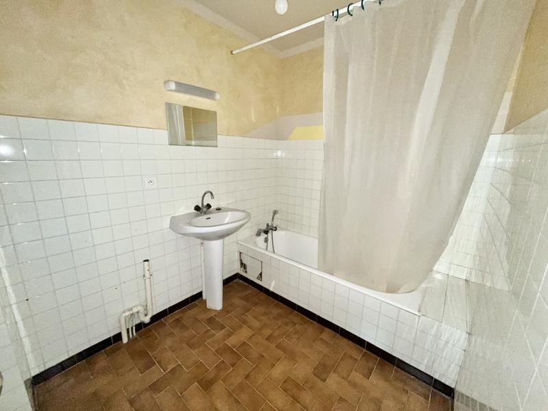 Appartement - 100 m² - 4 pièces