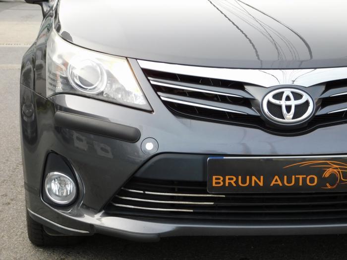 Toyota Avensis 150 d-4d Style 4p