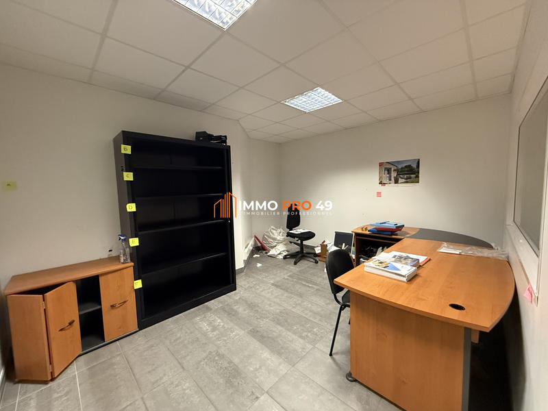 Local d'activités - 1 127 m²