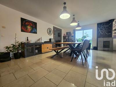 Maison - 210 m² - 6 pièces