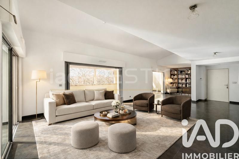 Duplex - 215 m² - 6 pièces