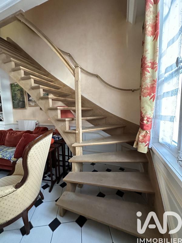 Maison - 295 m² - 13 pièces