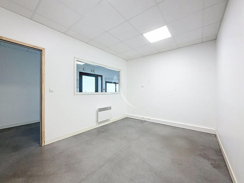 Local d'activité / Entrepôt - 800 m²