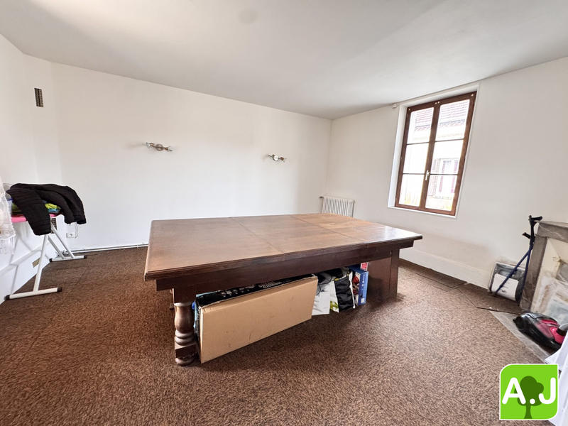 Maison ancienne - 210 m² - 7 pièces