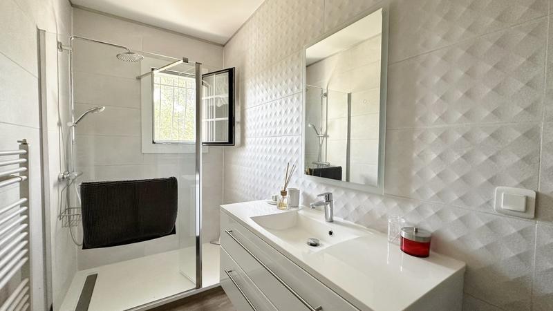 Maison - 265 m² - 7 pièces