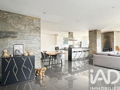 Maison - 128 m² - 6 pièces