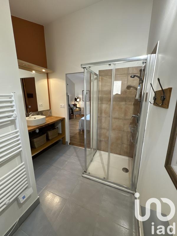 Maison - 425 m² - 16 pièces