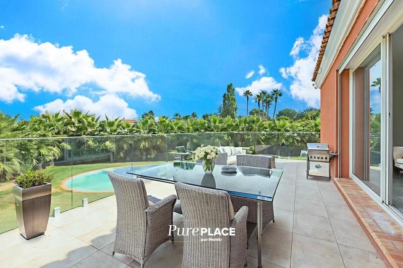 Maison - 205 m² - 6 pièces