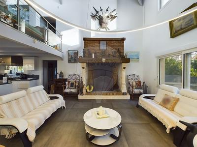 Propriété - 700 m² - 11 pièces