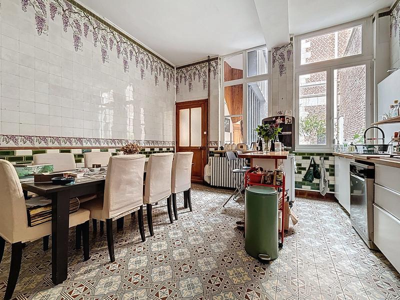 Maison - 202 m² - 5 pièces