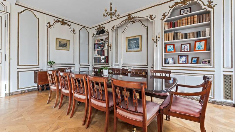 Maison - 330 m² - 9 pièces