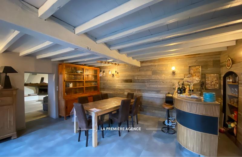 Maison - 320 m² - 9 pièces