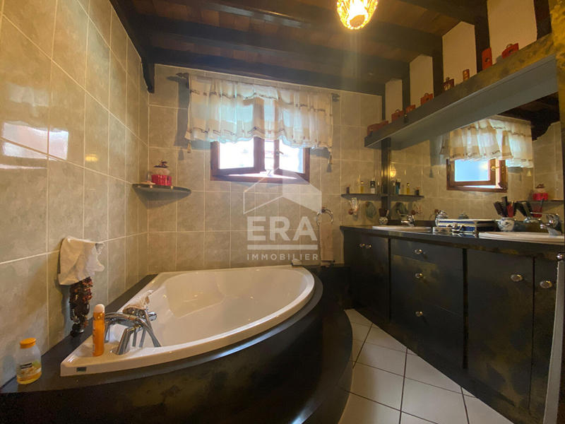 Maison - 184 m² - 5 pièces