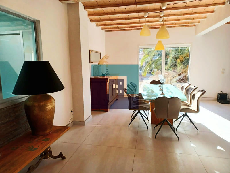 Villa - 256 m² - 7 pièces