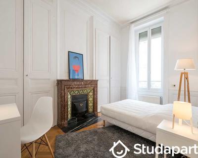 Chambre - 90 m² - 1 pièce