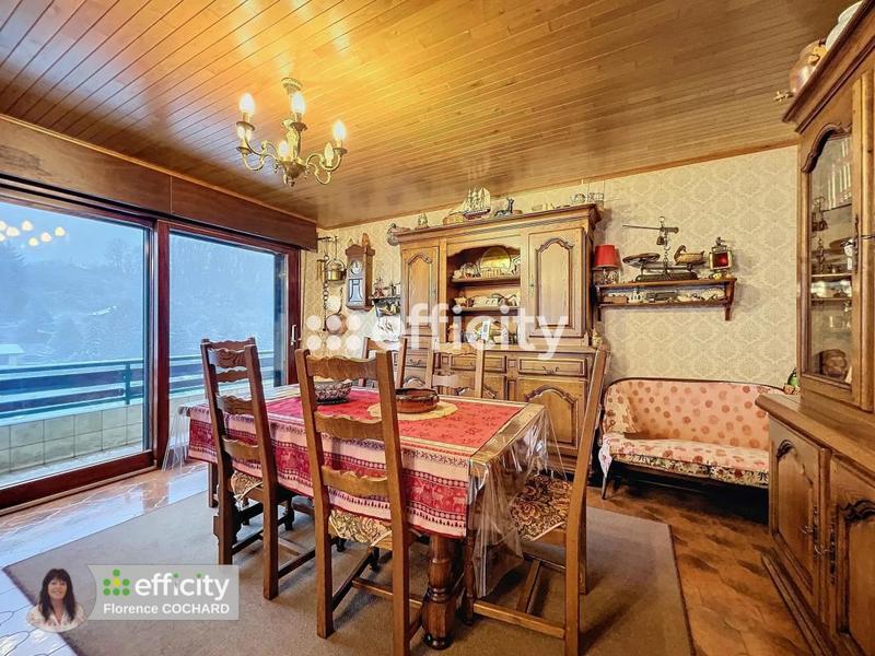 Maison - 220 m² - 7 pièces