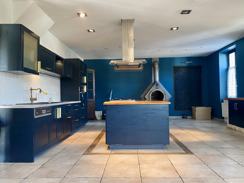 Maison - 202 m² - 7 pièces