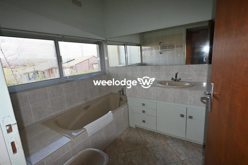 Maison - 123 m² - 10 pièces