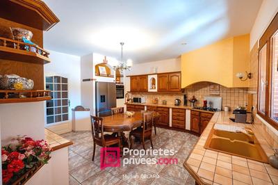 Maison - 296 m² - 8 pièces