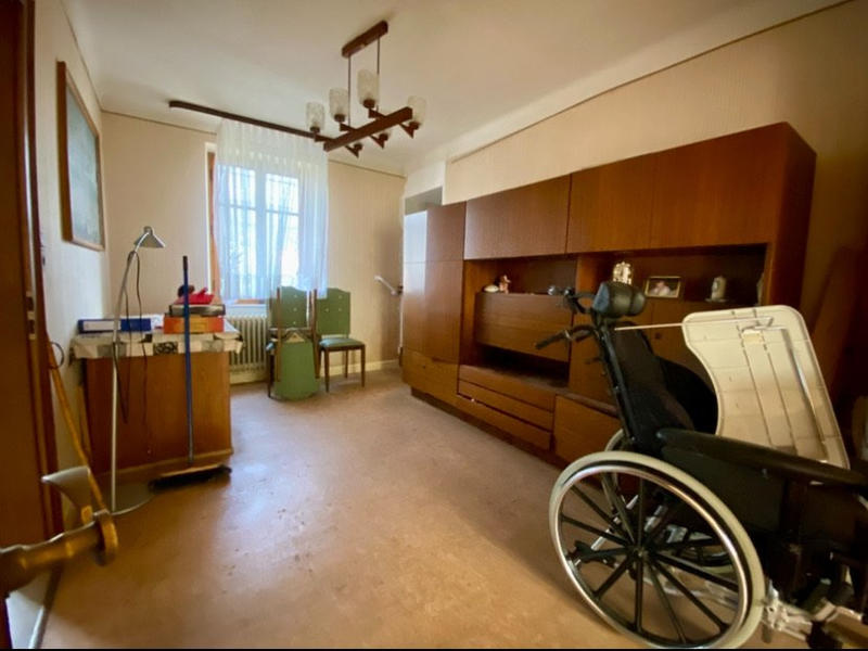 Maison - 182 m² - 9 pièces