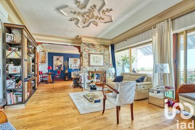 Duplex - 214 m² - 7 pièces