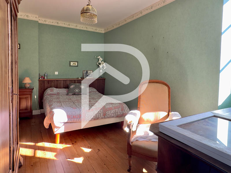 Maison - 152 m² - 8 pièces