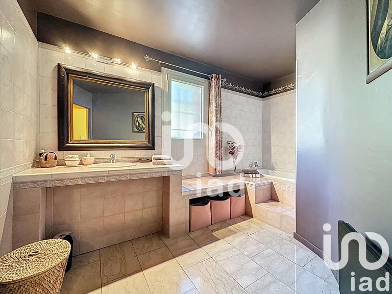 Maison - 445 m² - 19 pièces