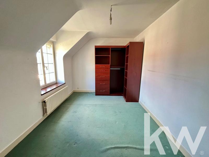 Maison - 180 m² - 8 pièces