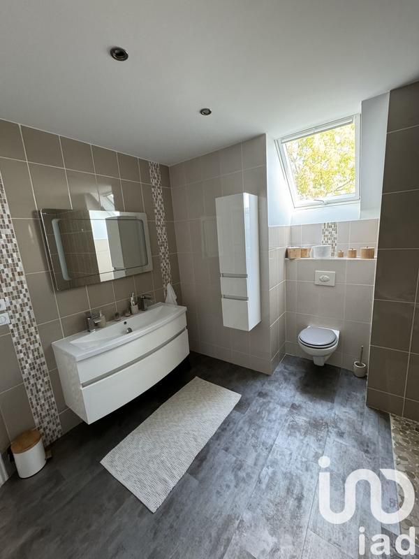 Maison - 212 m² - 8 pièces