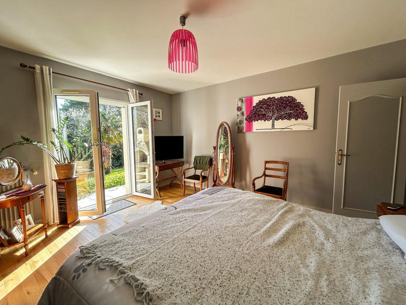 Maison - 216 m² - 7 pièces