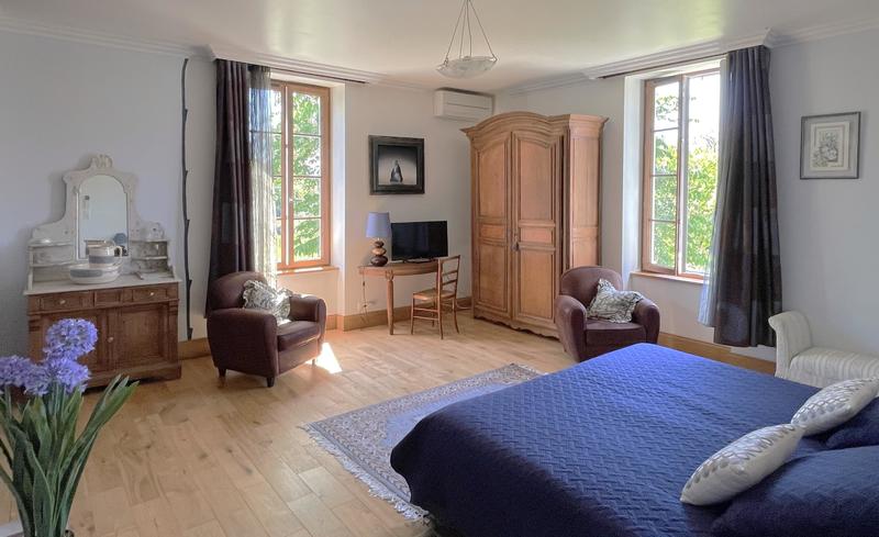 Maison de domaine - 750 m² - 12 pièces