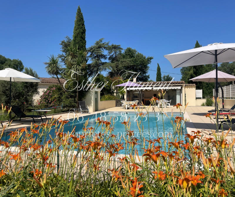 Mas - 242 m² - 8 pièces