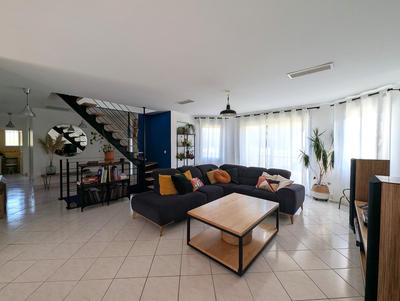 Maison - 140 m² - 5 pièces