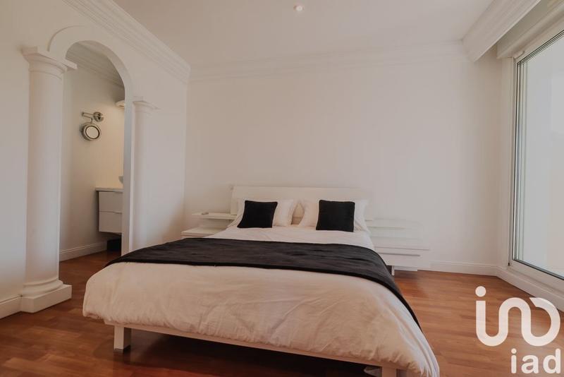 Maison - 252 m² - 8 pièces