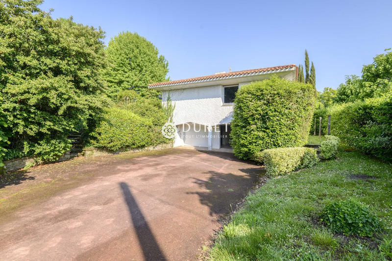 Villa - 236 m² - 8 pièces