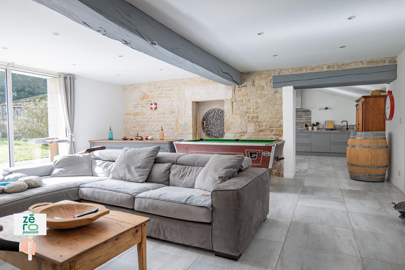 Maison - 218 m² - 6 pièces