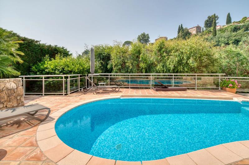 Villa - 221 m² - 5 pièces