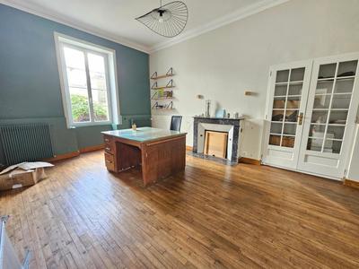 Maison - 200 m² - 9 pièces