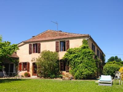 Maison en pierre - 302 m² - 8 pièces