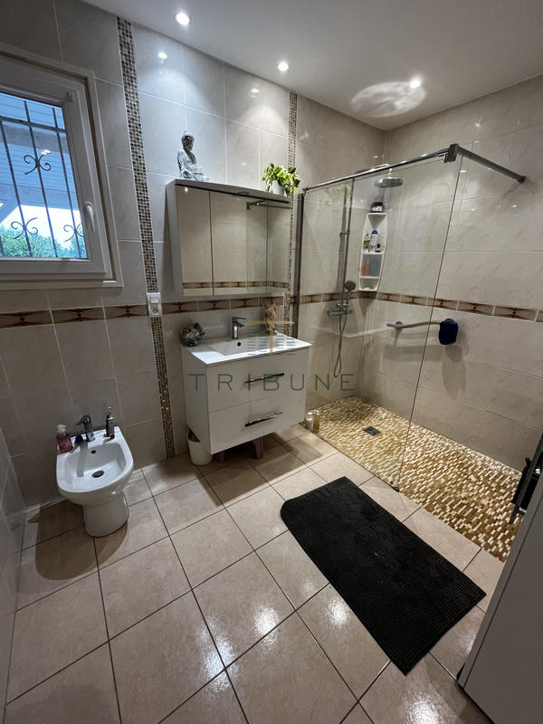 Maison - 144 m² - 9 pièces