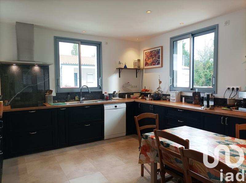 Maison - 213 m² - 10 pièces