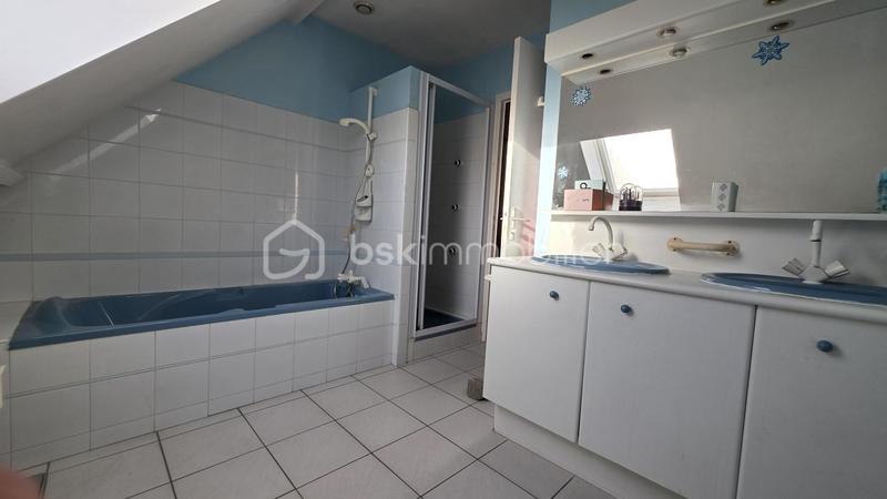 Maison - 169 m² - 8 pièces